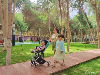 新疆和田“口袋公园”：小而美 功能全