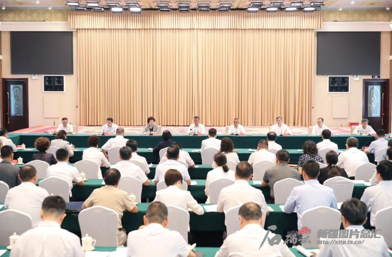 自治区党委召开自治区各民主党派、工商联和无党派人士代表座谈会