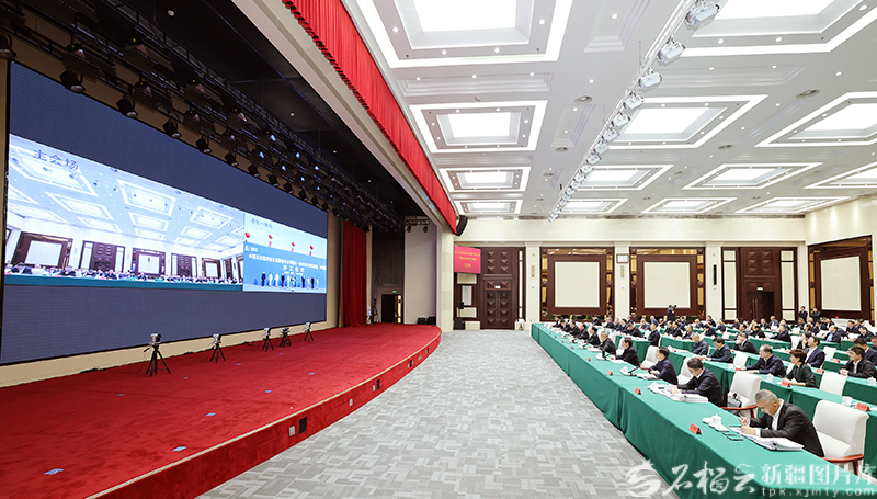 自治区举行2025年重大项目集中开竣工暨三季度重点项目调度会