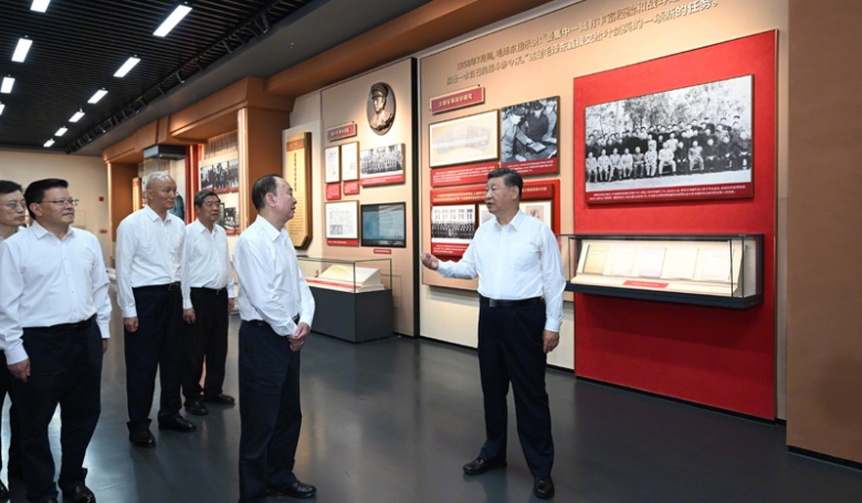 习近平在广东省梅州市考察调研